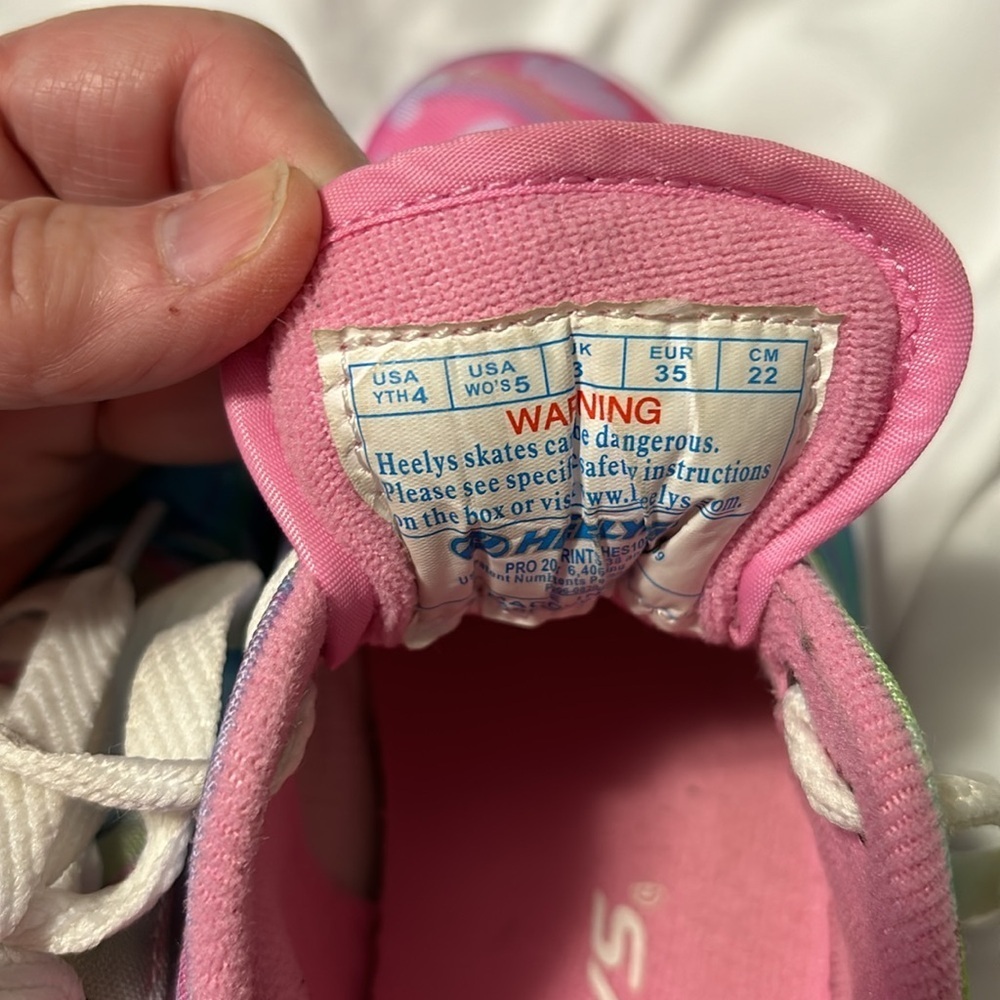HEELYS Rainbow Shoes USA sizes youth 4 wmn’s 5 - Picture 6 of 7